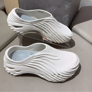 ✨Host Pick✨CROCS Unisex Echo Wave White Textured Clogs